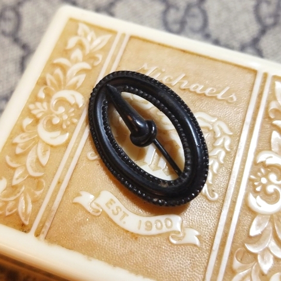 Early Victorian Mid 1800s Miniature Belt Buckle Brass Brooch - Picture 3 of 7